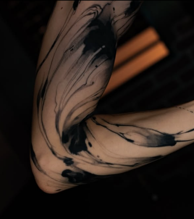 Graphic abstract tattoo by Eric